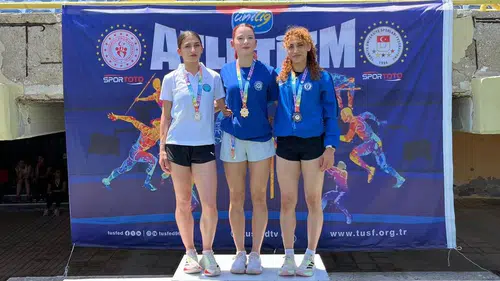 İzmir pistinde Bursa Uludağ Üniversitesi rüzgarı esti