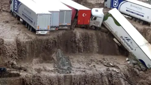 Doğu Akdeniz'de bayram günü sel baskını