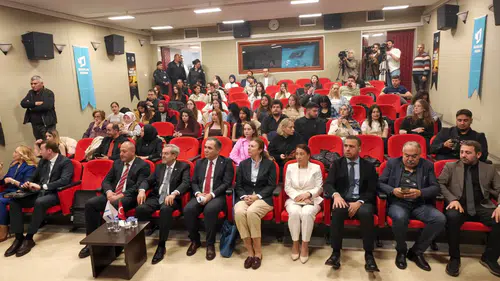Gazetecilik öğrencileri 15 Temmuz manşetlerini masaya yatırdı