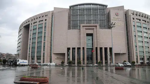 Sosyal medyada nefret dili: Başörtülü vatandaşları hedef alan paylaşıma gözaltı kararı