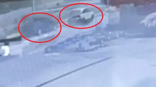 Kayseri Yeşilhisar’da dikkatsizlik iki aracı birbirine soktu