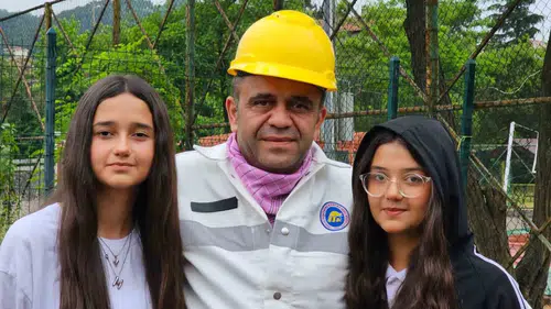 Madenciler mesai çıkışı çocuklarını okulda şaşırttı