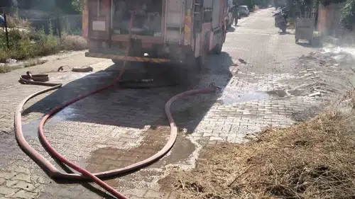 Kırıkhan’da çıkan otluk yangını büyümeden söndürüldü