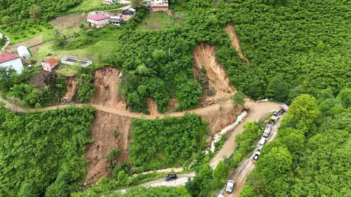 Giresun’da toprak kayması korkusu 33 haneyi yerinden etti