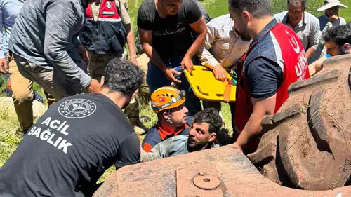Tillo'da korkunç kaza Traktörün altında kalan genç sürücü ağır yaralandı