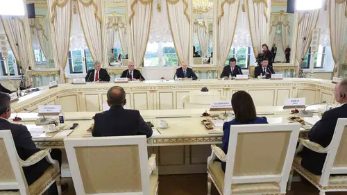 Putin Avrupa'ya kapıyı araladı Diyalog için hazırız