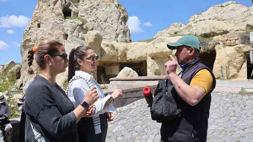 Nevşehirli Recep Kocatepe felç sonrası 7 dille hayata döndü