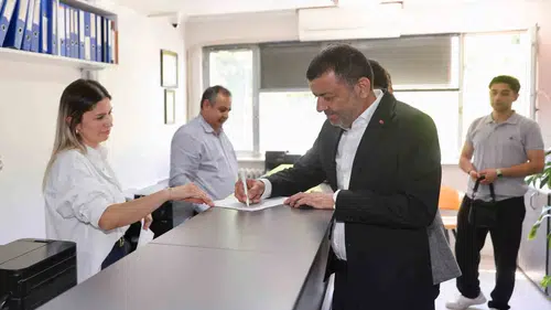 Denizli Belediye Başkanı Çavuşoğlu kurultay için imzayı bastı