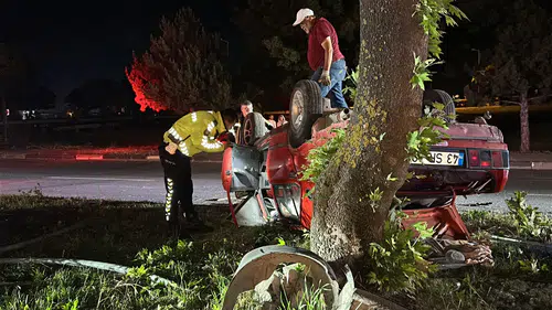 Kütahya'da gece yarısı kaza 4 kişi yaralandı