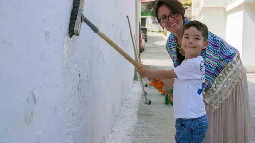 Menteşe Belediyesinden çevre günü için kireç hamlesi