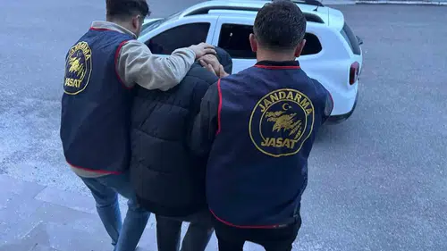 Kars'ta 42 yıl hapisle aranan suç makinesi yakayı ele verdi