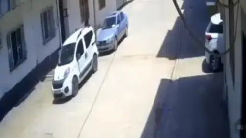 Kızıltepe'de komşuların silahlı kavgası kamerada