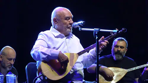 Musa Eroğlu Bursa’da türkü rüzgarı estirdi