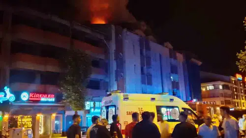 Çaycuma'da gece yarısı korkutan çatı yangını