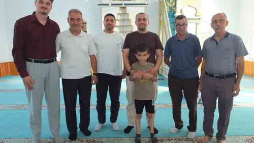 Burhaniye camilerinde görev değişimi dostlukla yürüyor