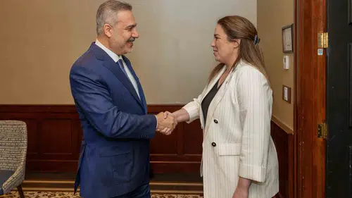 Hakan Fidan Kanada temaslarında Türk kökenli vekille buluştu