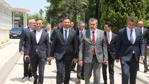 Bakan Yusuf Tekin Kağıthane’deki okul projelerini inceledi