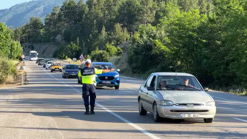 Isparta-Antalya yolunda bayram dönüşü jandarma alarmda
