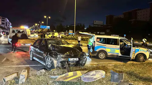 Kastamonu'da kavşak kazası 4 kişi hastaneye kaldırıldı
