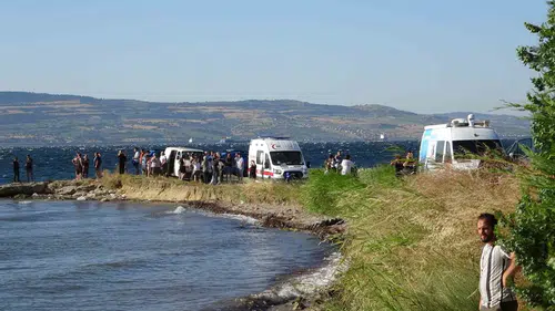 Çanakkale’de denizde kaybolan genç kızı arama çalışmaları sürüyor