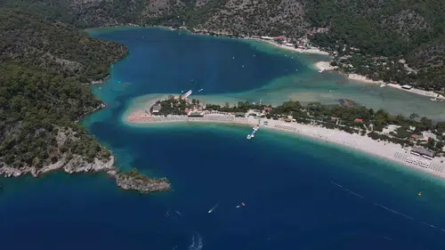 Fethiye Kumburnu bayram tatilinde binlerce kişiyi ağırladı