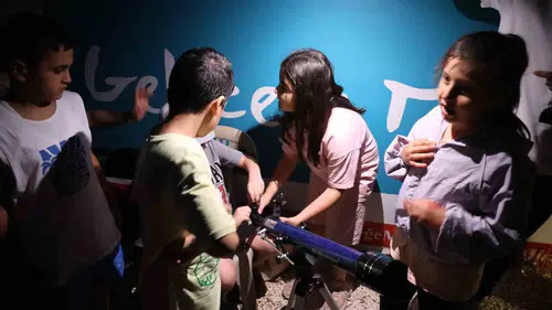 Tarihi Zerzevan Kalesi çocukları yıldızlarla buluşturdu