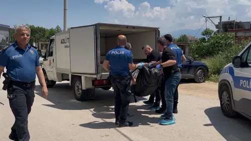 Bursa'da bir baba oğlunun gözleri önünde eşini öldürdü