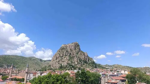 Afyon’da güneşli günler yarın akşam yerini yağmura bırakıyor