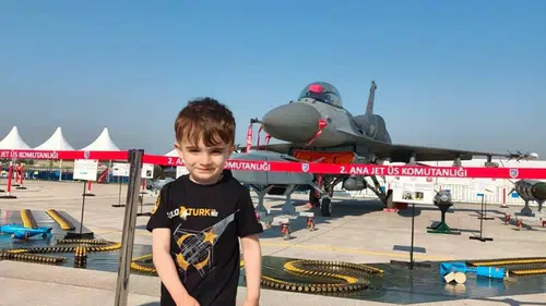 3 yaşındaki Turan'ın gen tedavisi için her kapıyı çalıyorlar
