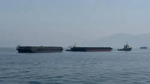 İran Hürmüz Boğazı'nı tüm gemi geçişlerine kapattı