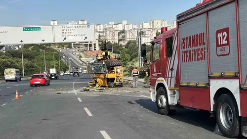 Küçükçekmece'de feci kaza İş makinesi sürücünün üzerine devrildi
