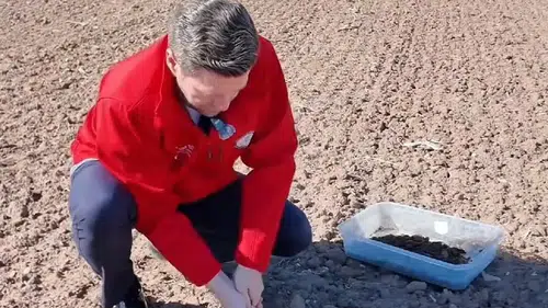 Tavas’ta çiftçinin tarlasına teknoloji dopingi