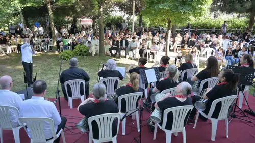 Esenyurtlu kursiyerler hünerlerini sahnede gösterdi