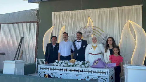 Akyaka Kaymakamı Gelekçi ailesinin düğününe katıldı