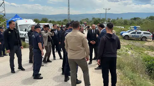 Kelkit Çayı'nda kaybolan iki genci arama çalışmaları altıncı gününe girdi