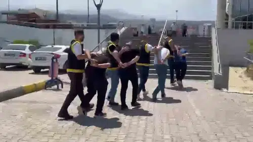 İskenderun polisi aranan 4 suçluyu yakaladı