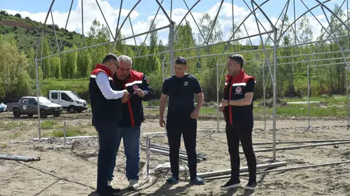 Bayburt’ta Eko Köy 2 projesiyle seralar yükseliyor
