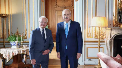 Numan Kurtulmuş İsveç Kralı Gustaf ile bir araya geldi