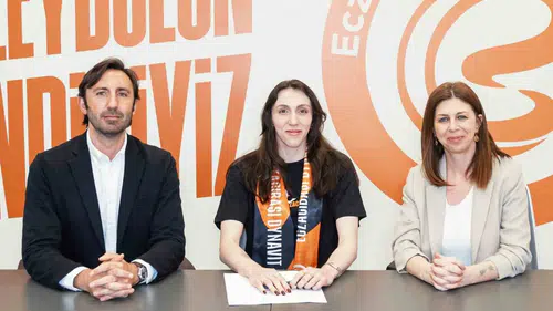 Eczacıbaşı Dynavit orta oyuncu Aslı Kalaç ile anlaştı