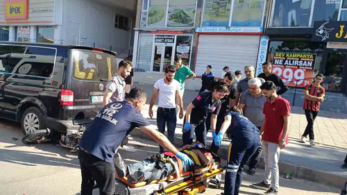 Midyat'ta okul önünde kaza Motosikletli yaralandı