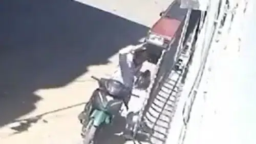 Gaziantep’te dehşet anları 7 yaşındaki kızını motosikletle sürükledi
