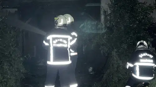 Çankırı'da metruk evde çıkan yangın mahalleliyi sokağa döktü