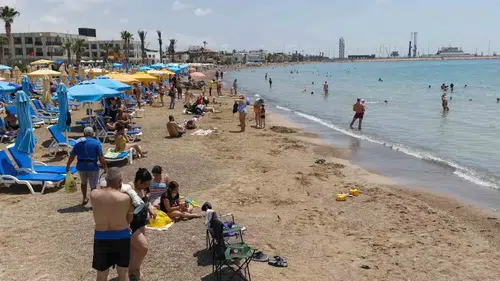Mersin sahilleri hareketlendi ancak turizmcilerin Rusya endişesi sürüyor