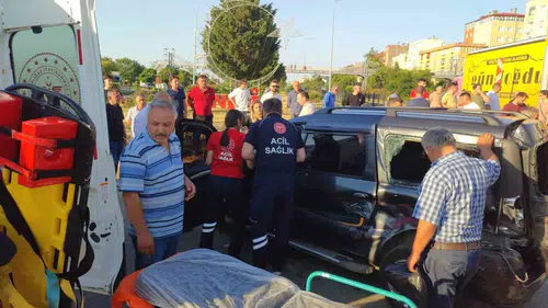 Eynesil kavşağındaki kazada bir sürücü yaralandı