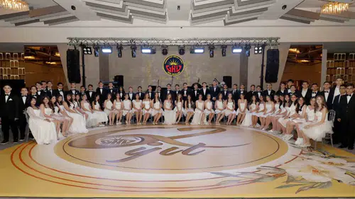 Gaziantep Kolej Vakfı öğrencileri mezuniyet coşkusu yaşadı