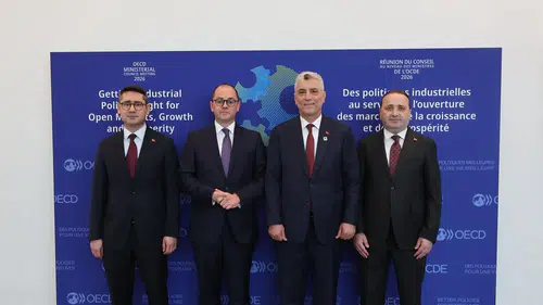 Bakan Bolat Paris’te ticaret trafiğini hızlandırdı