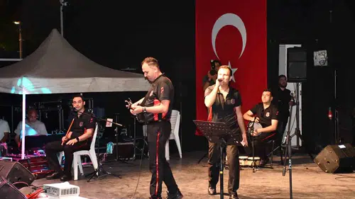 Aliağa ceza infaz personeli için özel gün kutlaması düzenledi