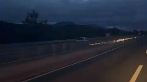 Karabük yolunda ters şeride giren sürücü trafiği birbirine kattı