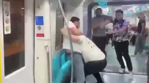 Pendik Marmaray hattında yolcular ve görevliler birbirine girdi