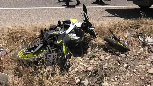 Besni yolunda kaza İki sürücü hastaneye kaldırıldı